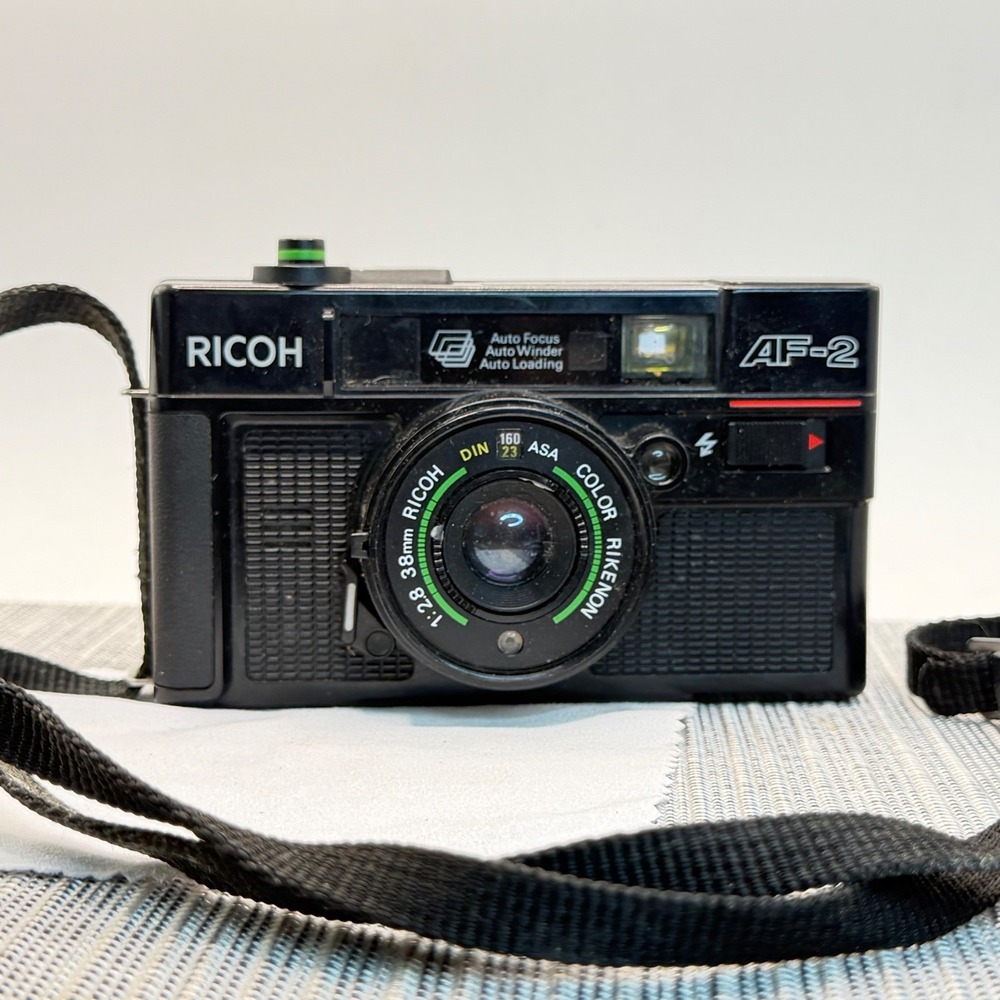 Vtg Ricoh AF-2 35mm Film Camera Color Rikenon 38mm f2.8 Lens Auto Focus READ